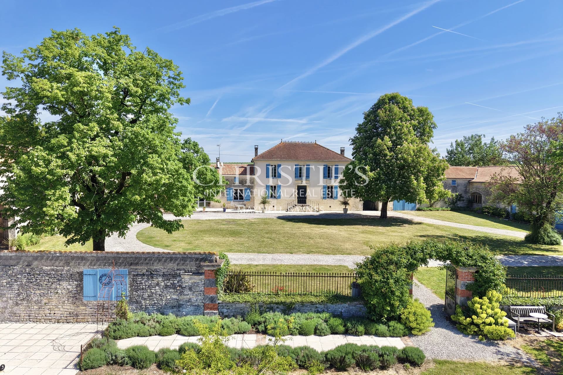 Belle propriété de caractère avec maison d’amis à 30 minutes de Cognac