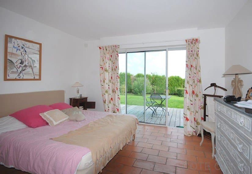 A VENDRE PROCHE SAINT JEAN-DE-LUZ, MAISON AVEC PISCINE VUE MONTAGNE