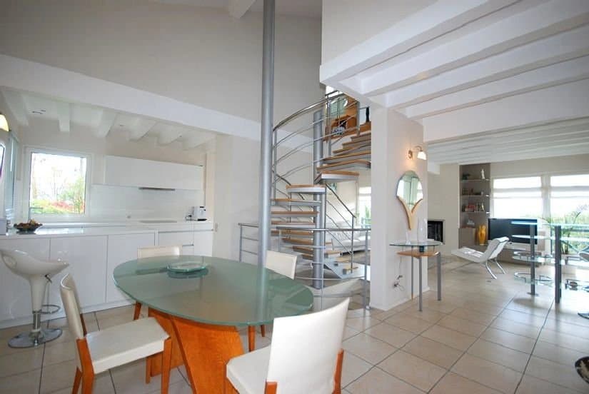 SAINT-JEAN-DE-LUZ, A VENDRE MAISON CONTEMPORAINE PROCHE DU CENTRE ET DES PLAGES