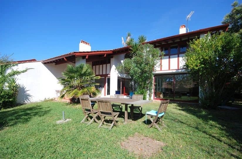 GUETHARY, MAISON A VENDRE CENTRE VILLE ET PLAGE A PIED