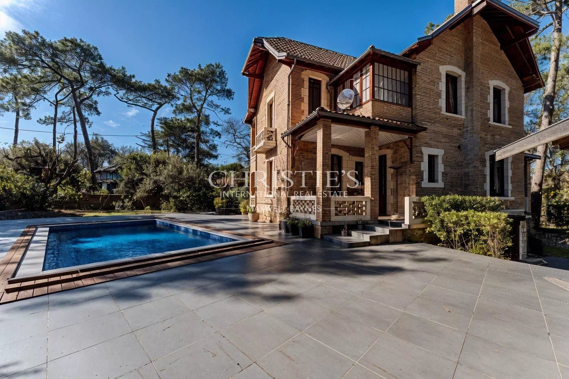 Villa with pool and outbuildings - Pyla-sur-Mer -