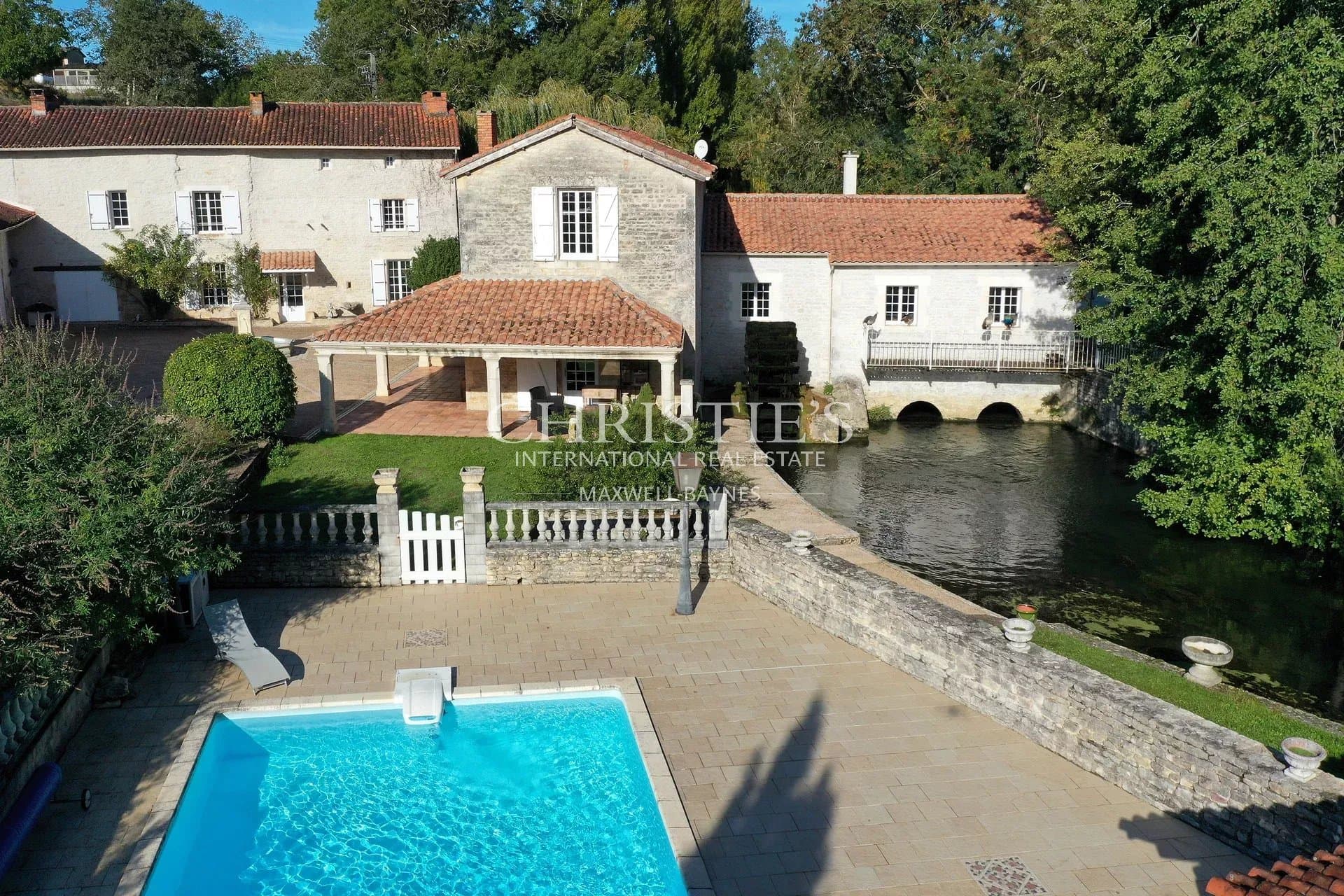 Magnificent mill in exceptional setting