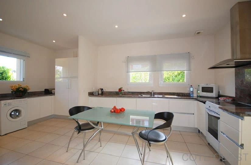 MAISON CONTEMPORAINE A VENDRE A SAINT JEAN DE LUZ, PLAGE A PIED