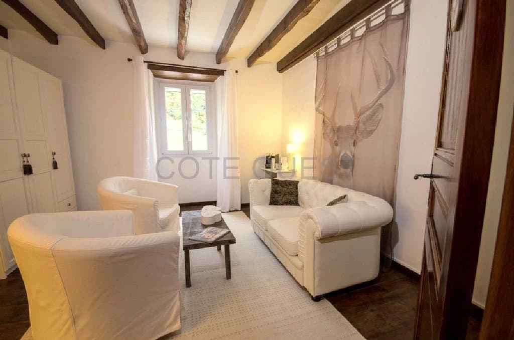 A VENDRE FERME RENOVEE EN MAISON D HOTES AUX ALDUDES