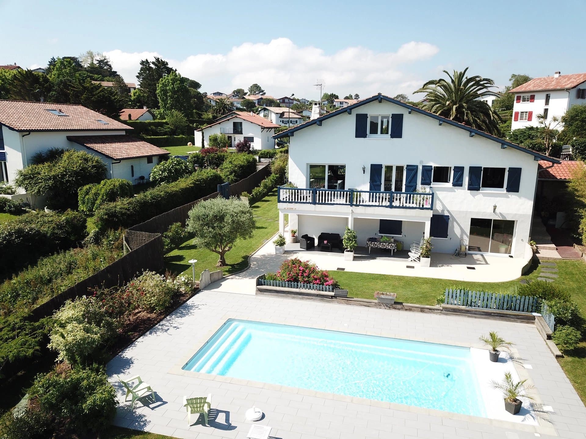 A VENDRE SAINT JEAN DE LUZ VILLA VUE MER AVEC PISCINE PLAGE A PIED