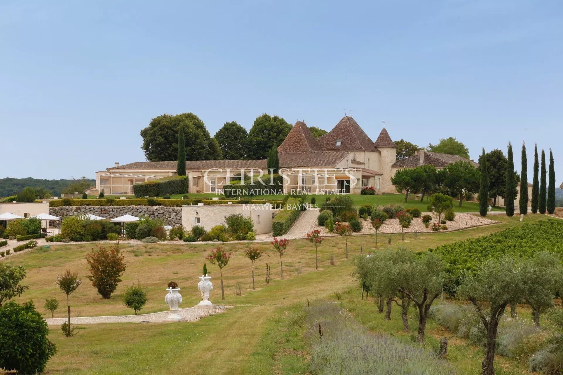 Beau Château 17ème siècle vignoble Bergerac