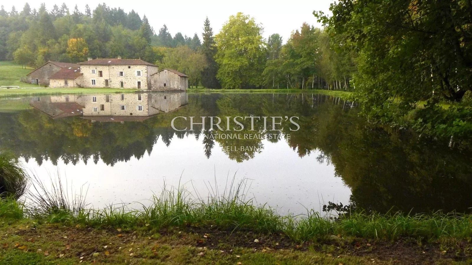 Beautiful 17th century property in exceptional setting near Bussière-Badil for sale