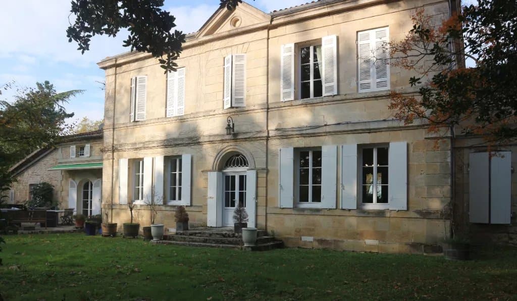 Domaine 36 ha de vigne en AB – Corps de ferme aux portes de Bordeaux !