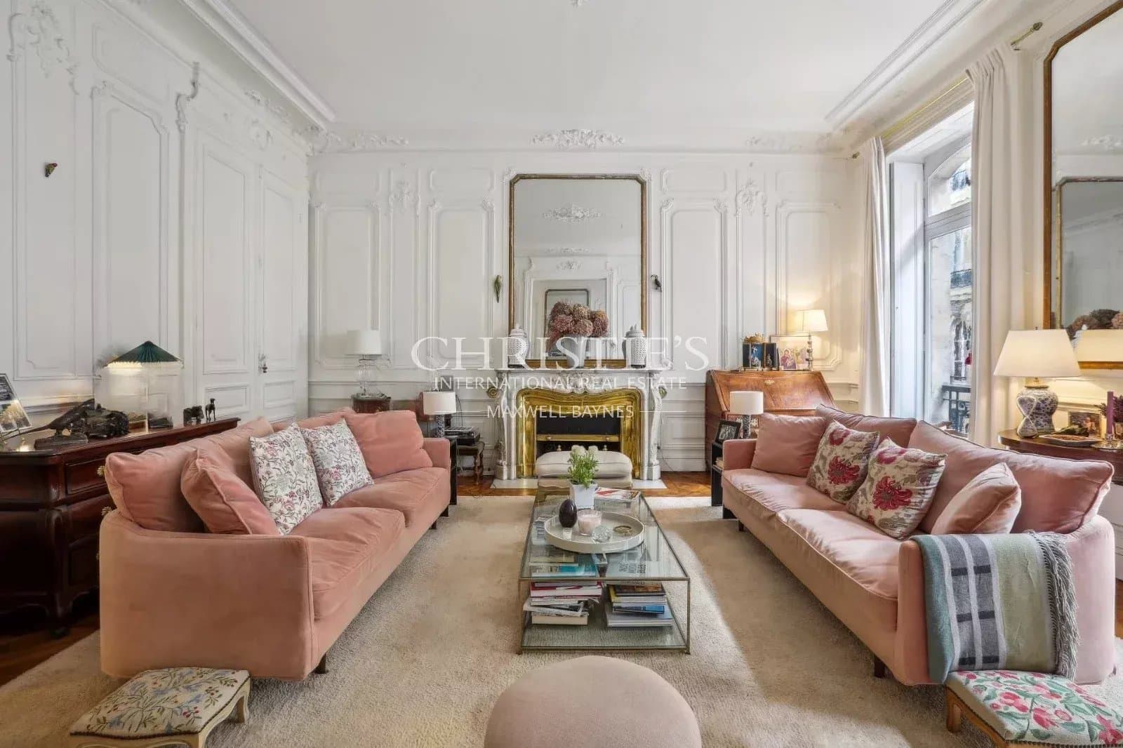 BORDEAUX JARDIN PUBLIC: Stunning 5-bedroom flat, with 1 outdoor space and 1 garage, available to rent