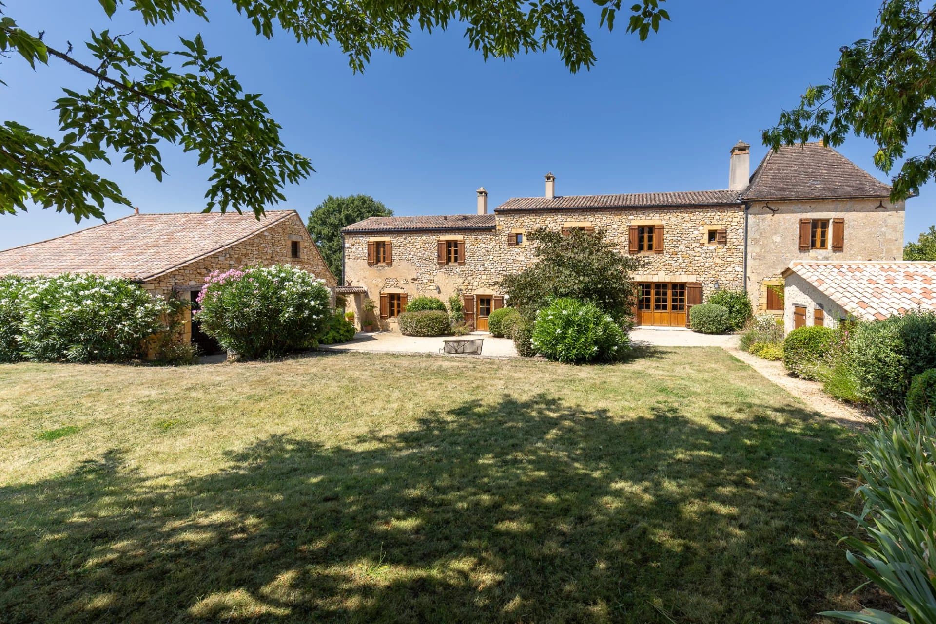 Un domaine d’exception en Dordogne – Élégance, charme et sérénité