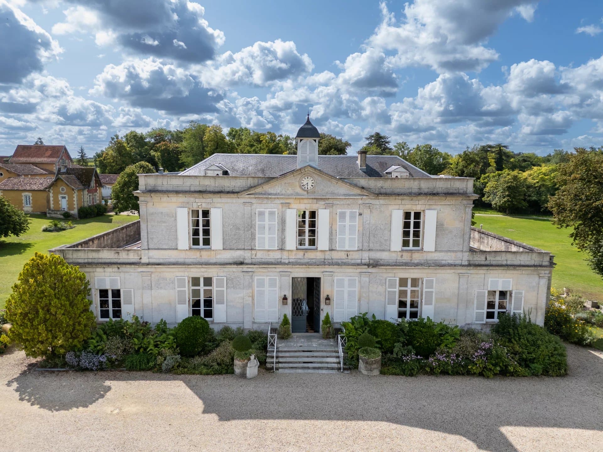 Cognac - Magnificent 19th century chateau