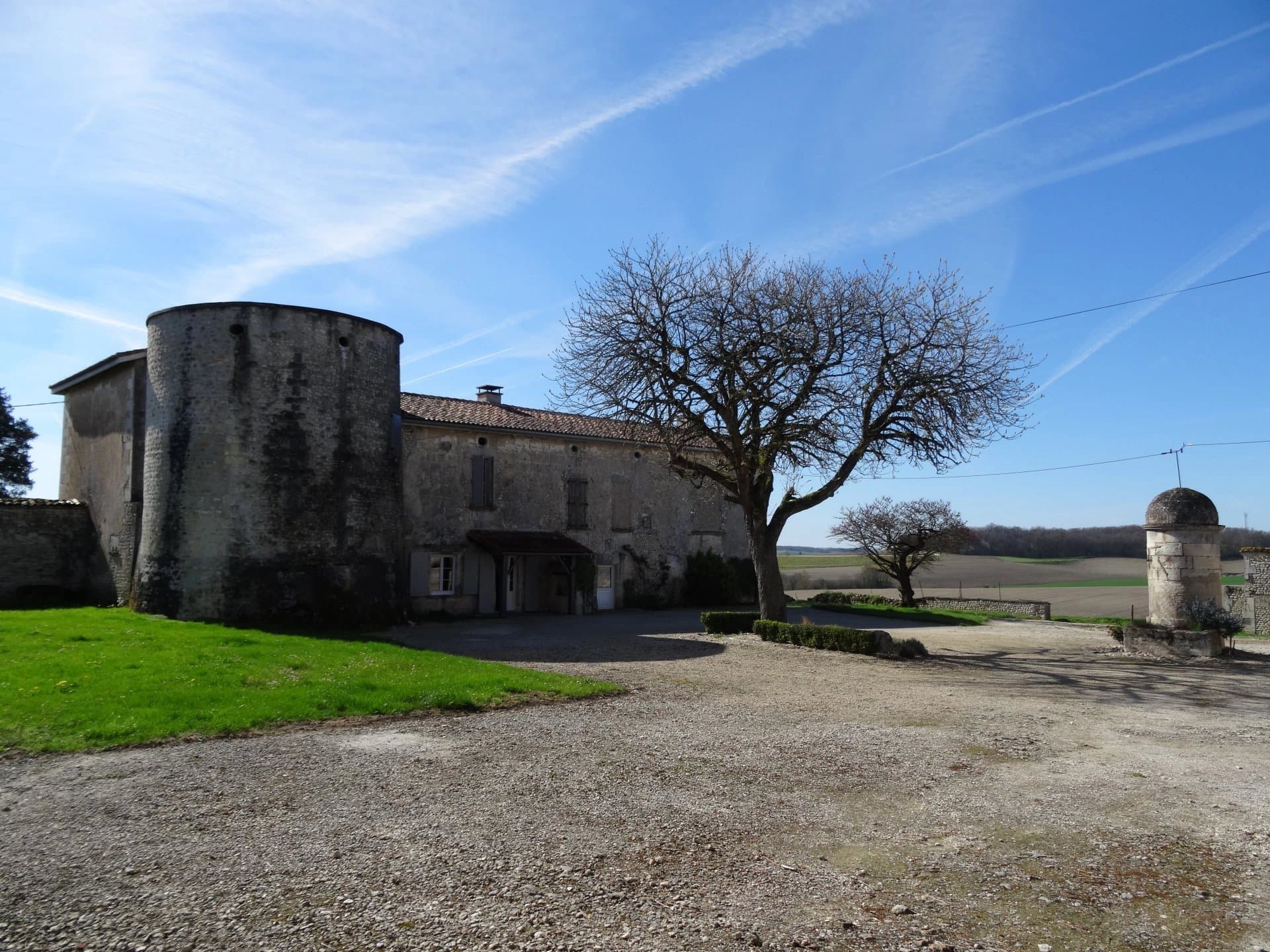 Impressive 17th century manor house to renovate in beautiful setting