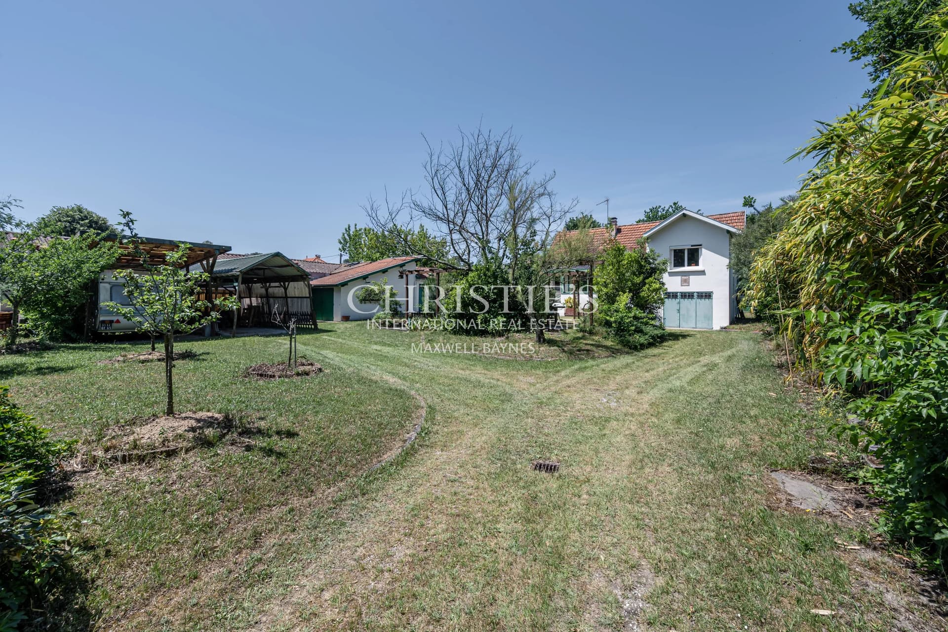 Andernos-les-Bains – Betey District – One of the Finest Arcachon-Style Villas in the Area