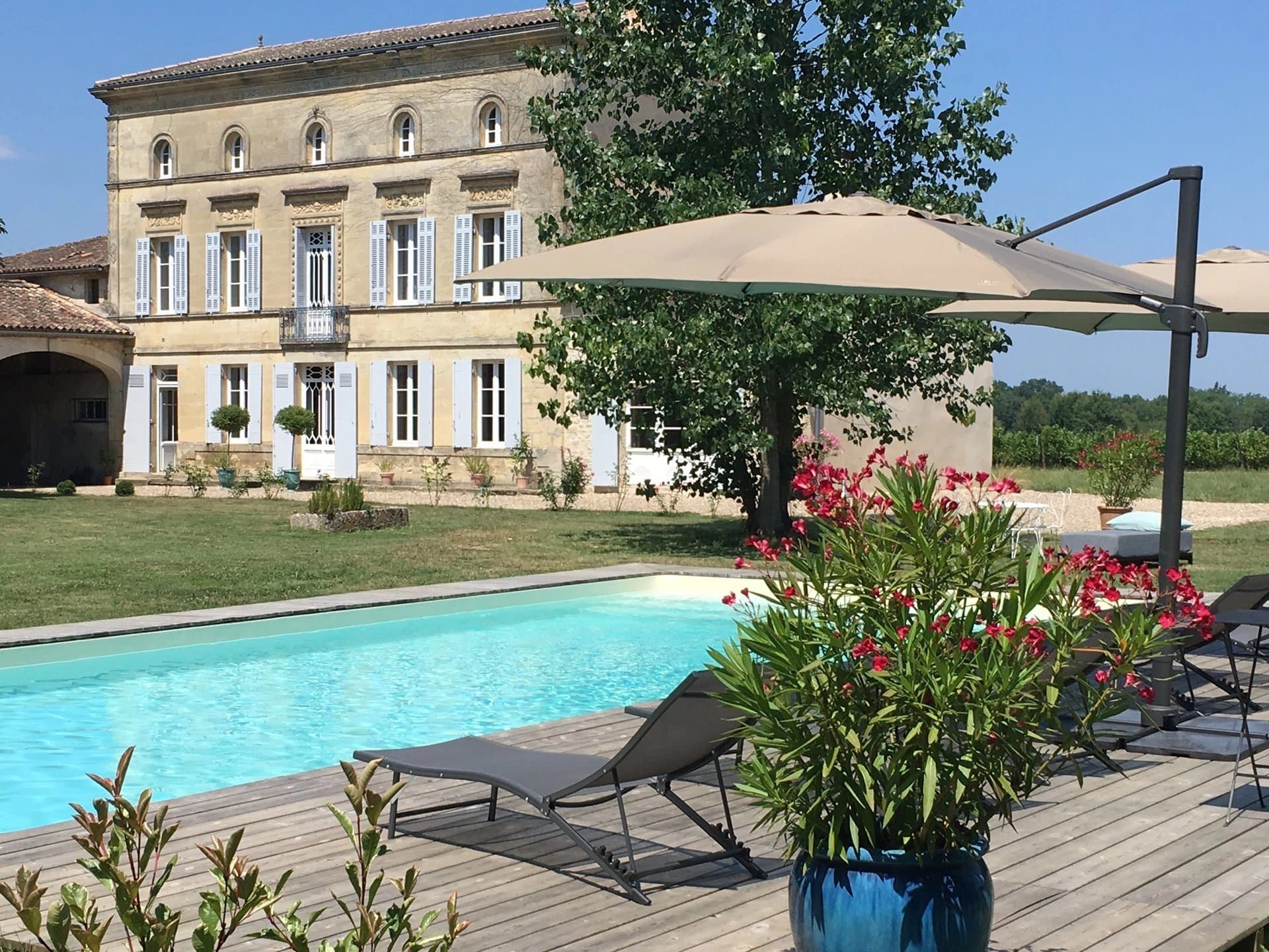 Imposing 5 Bedroomed/5 Bathroom Girondine Country Property