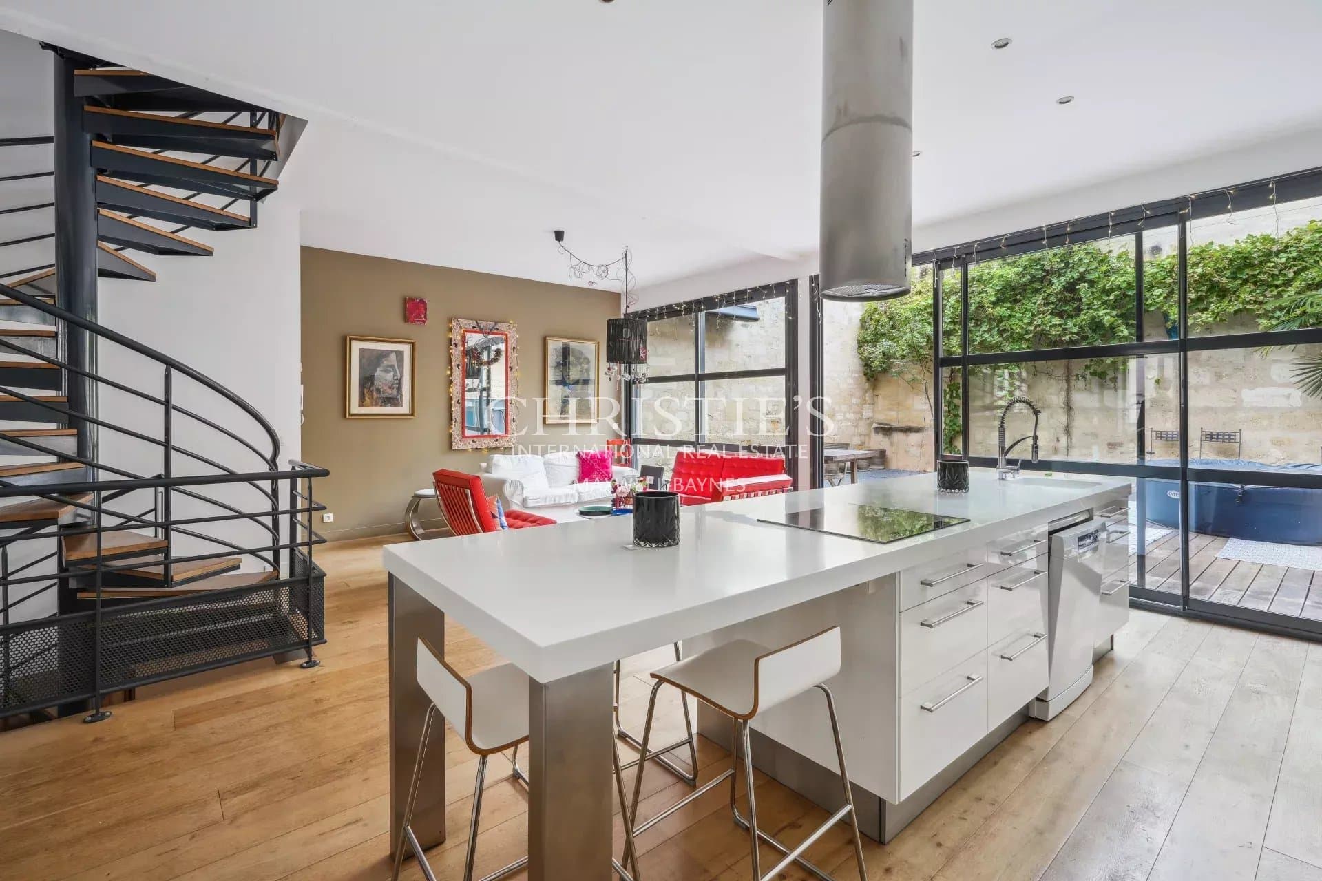 BORDEAUX - Maison esprit loft avec garage et extérieurs