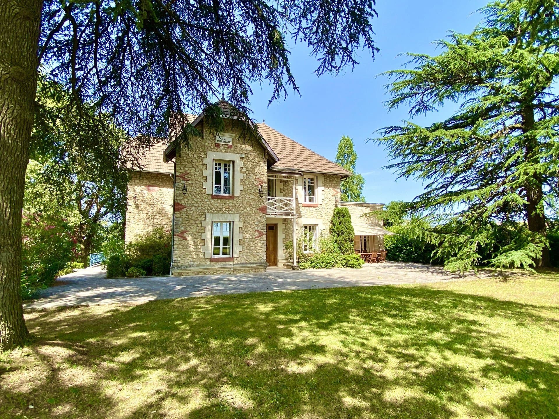 Superb villa for sale near Saint Emilion