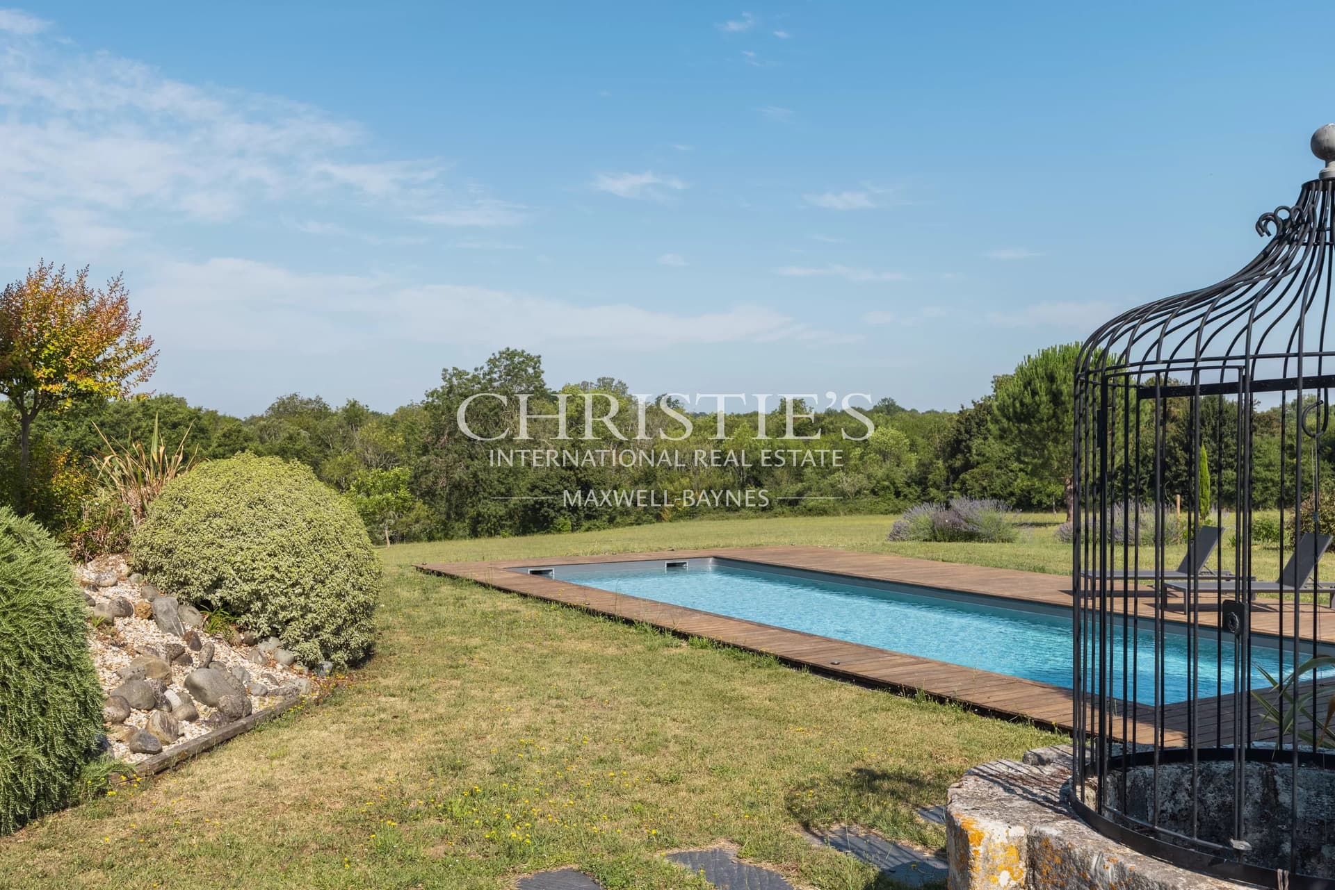 Elegant Stone Property with Far-Reaching Views
